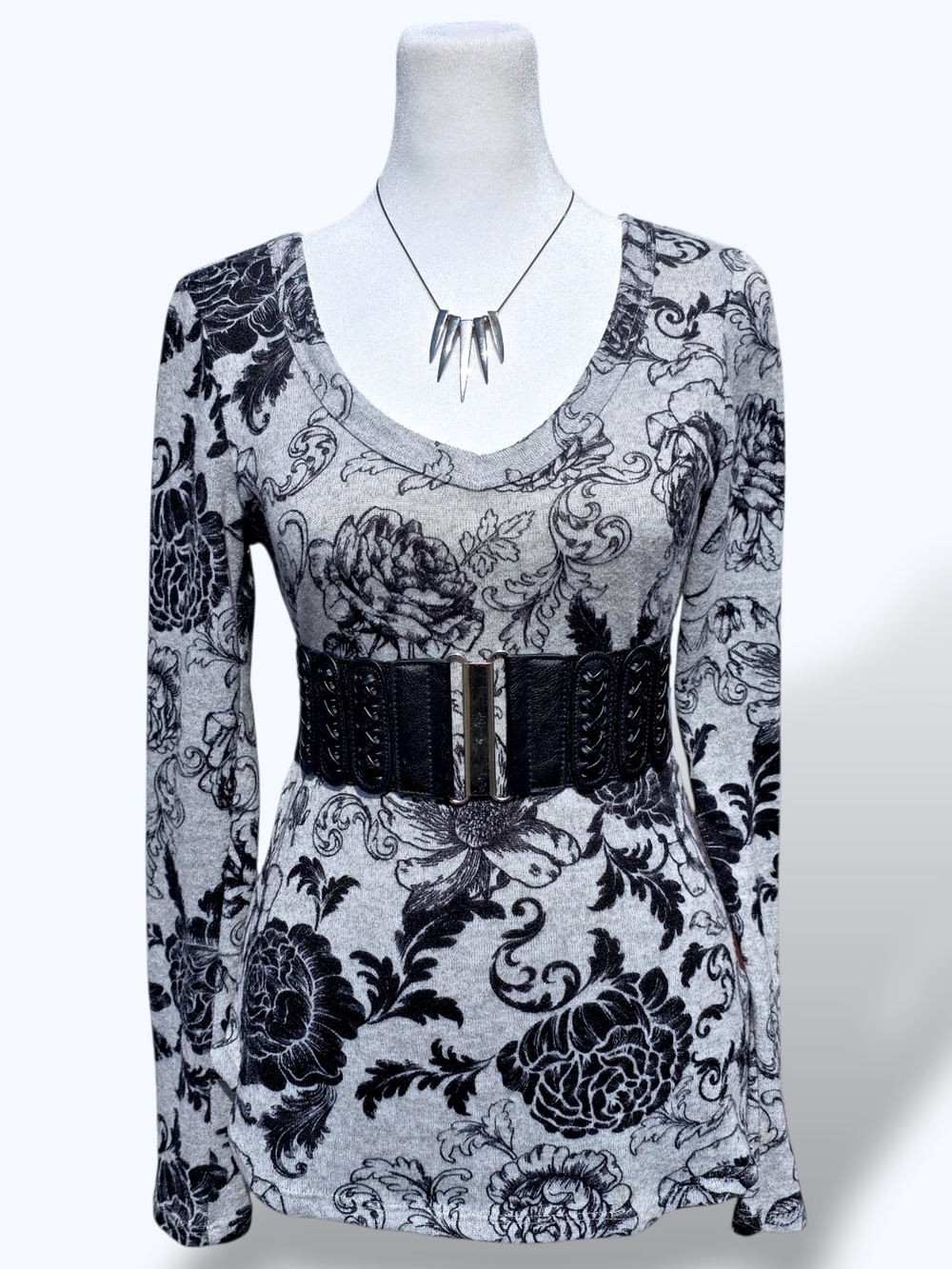 🔵Rue21 Y2K Floral Paisley Print Pullover Long Sleeve Top Size Small